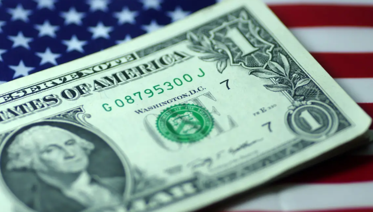 Strong Dollar Raises Debt Default Risks 